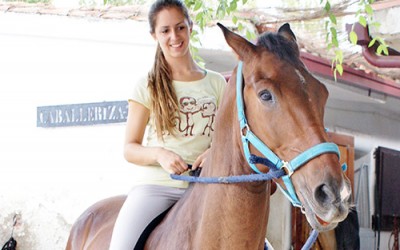 Marina González, amazona: «Ver a mi caballo me libera de todo lo malo; es una forma de vida que no sabría ni querría cambiar»